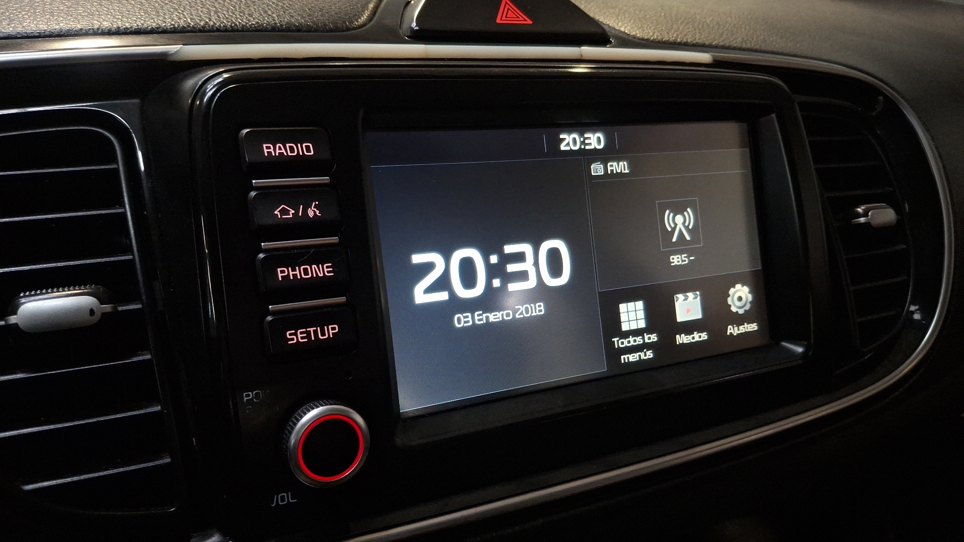 KIA Soluto — foto 10 de 16