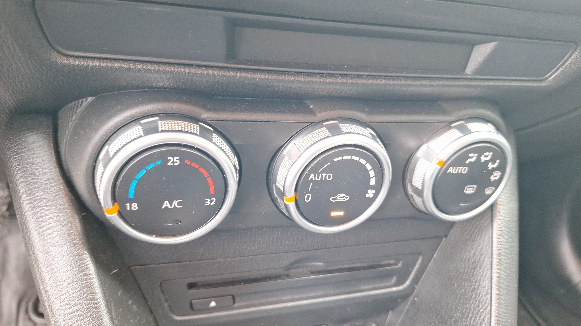 Mazda CX-3 — foto 15 de 15