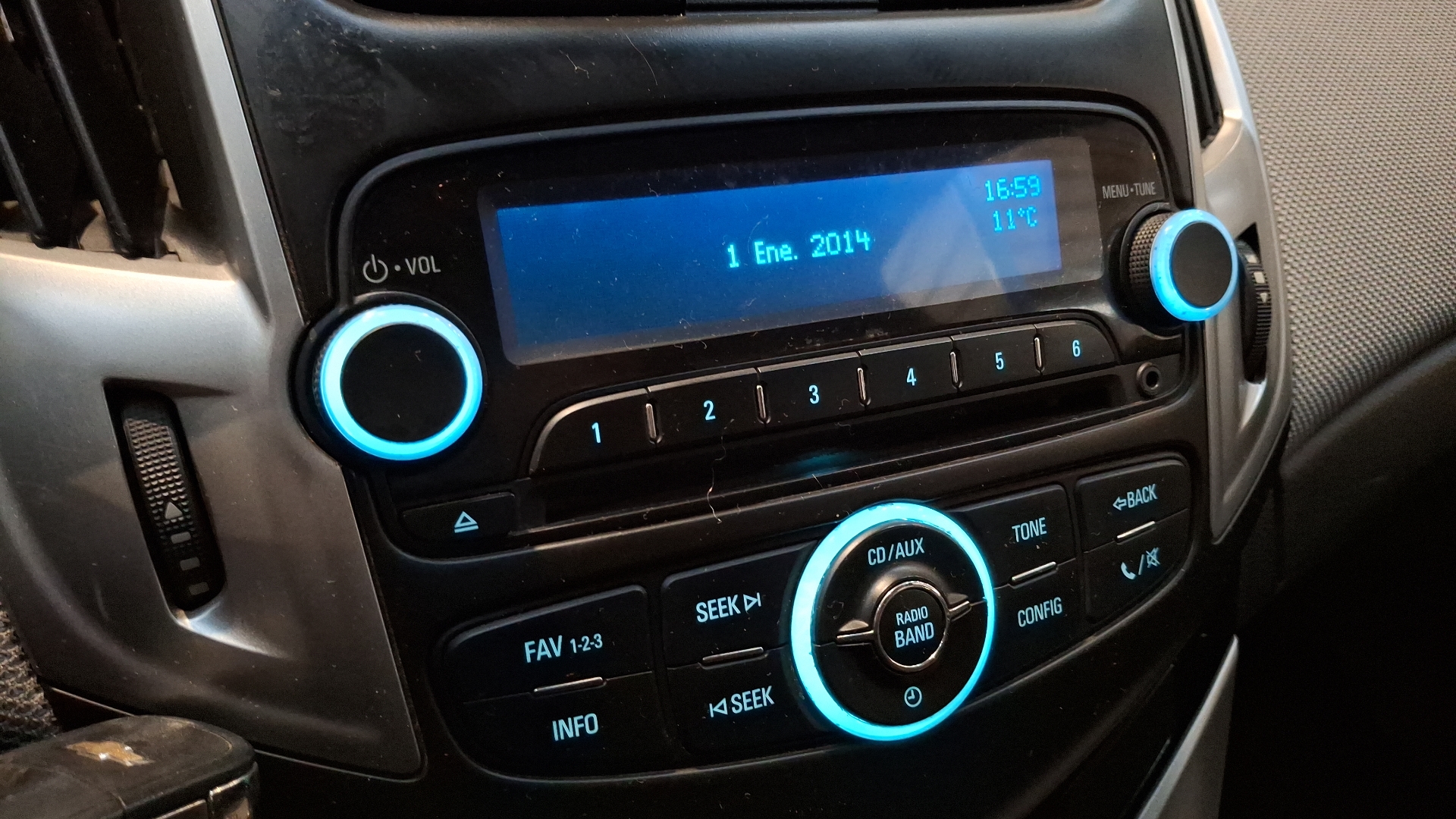 Chevrolet Cruze — foto 10 de 15