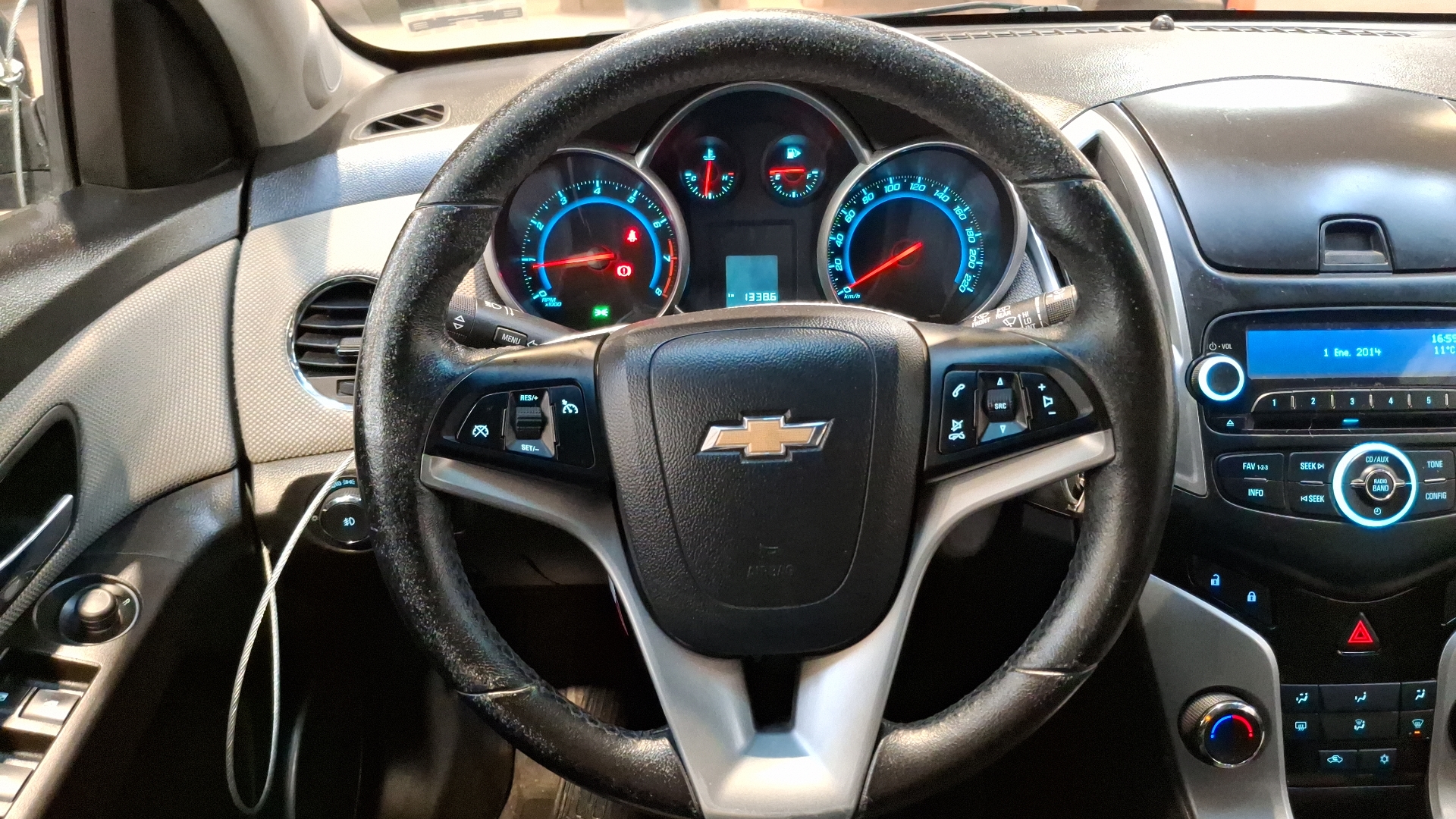 Chevrolet Cruze — foto 8 de 15