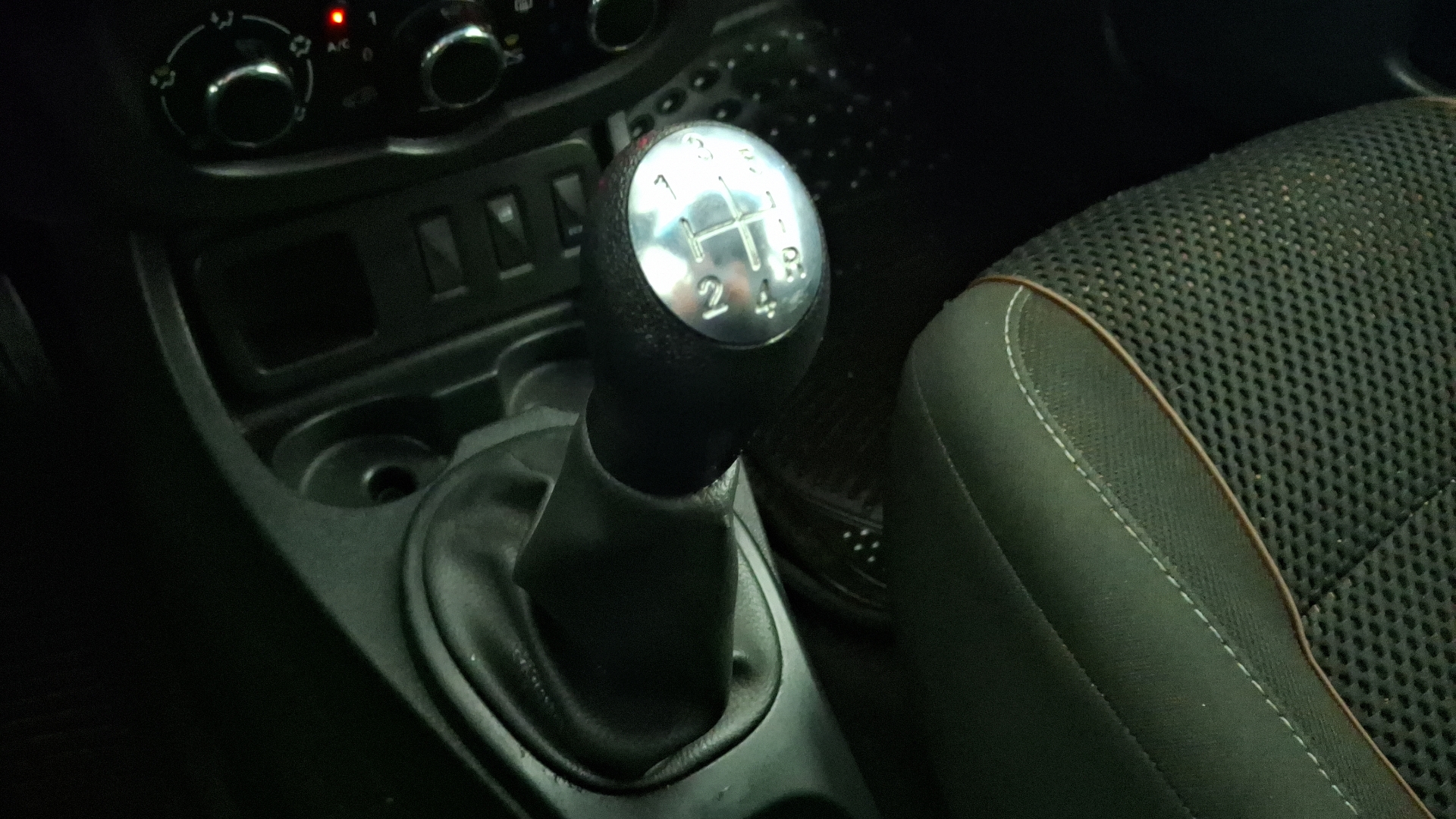 Renault Duster — foto 11 de 15