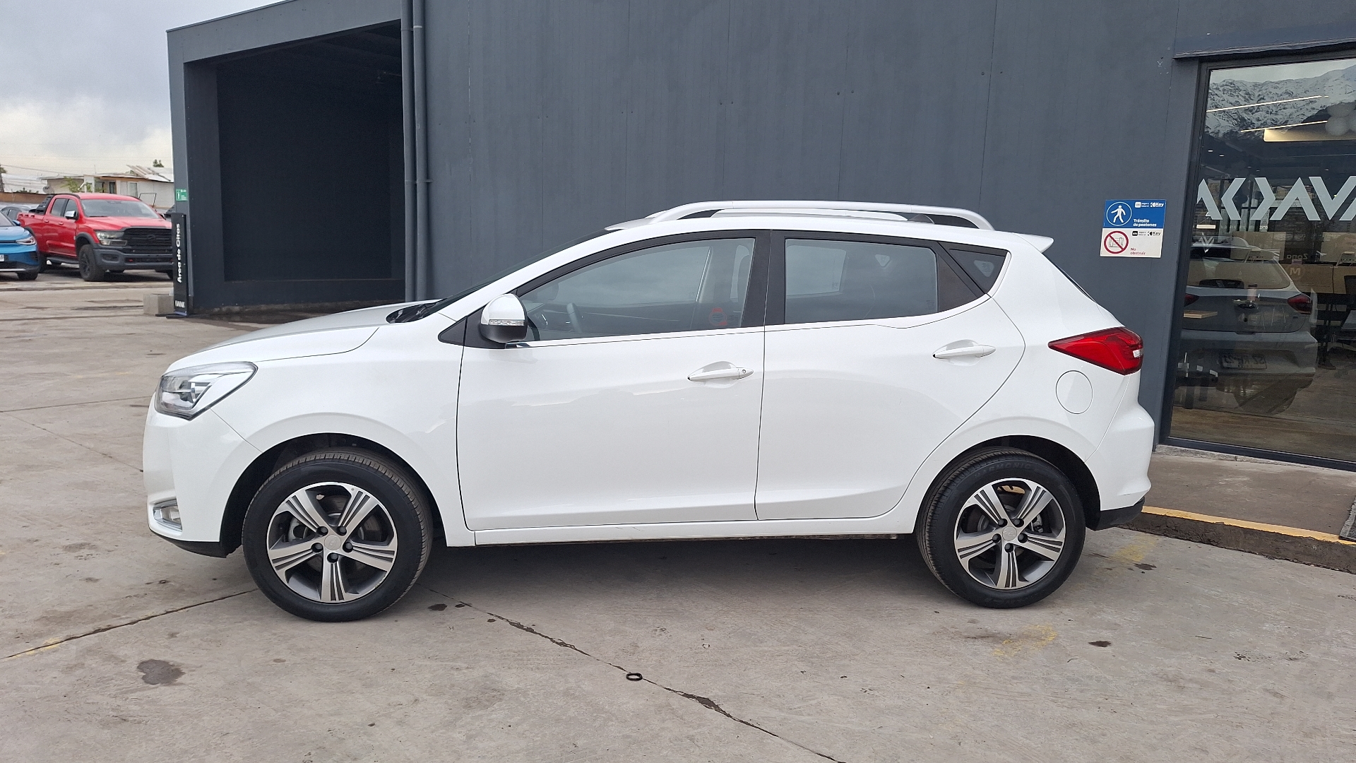 JAC Js2 — foto 2 de 15