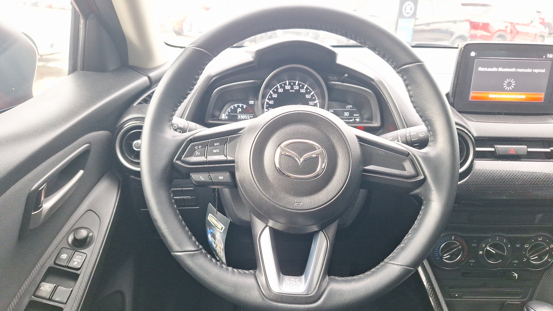 Mazda 2 — foto 8 de 15