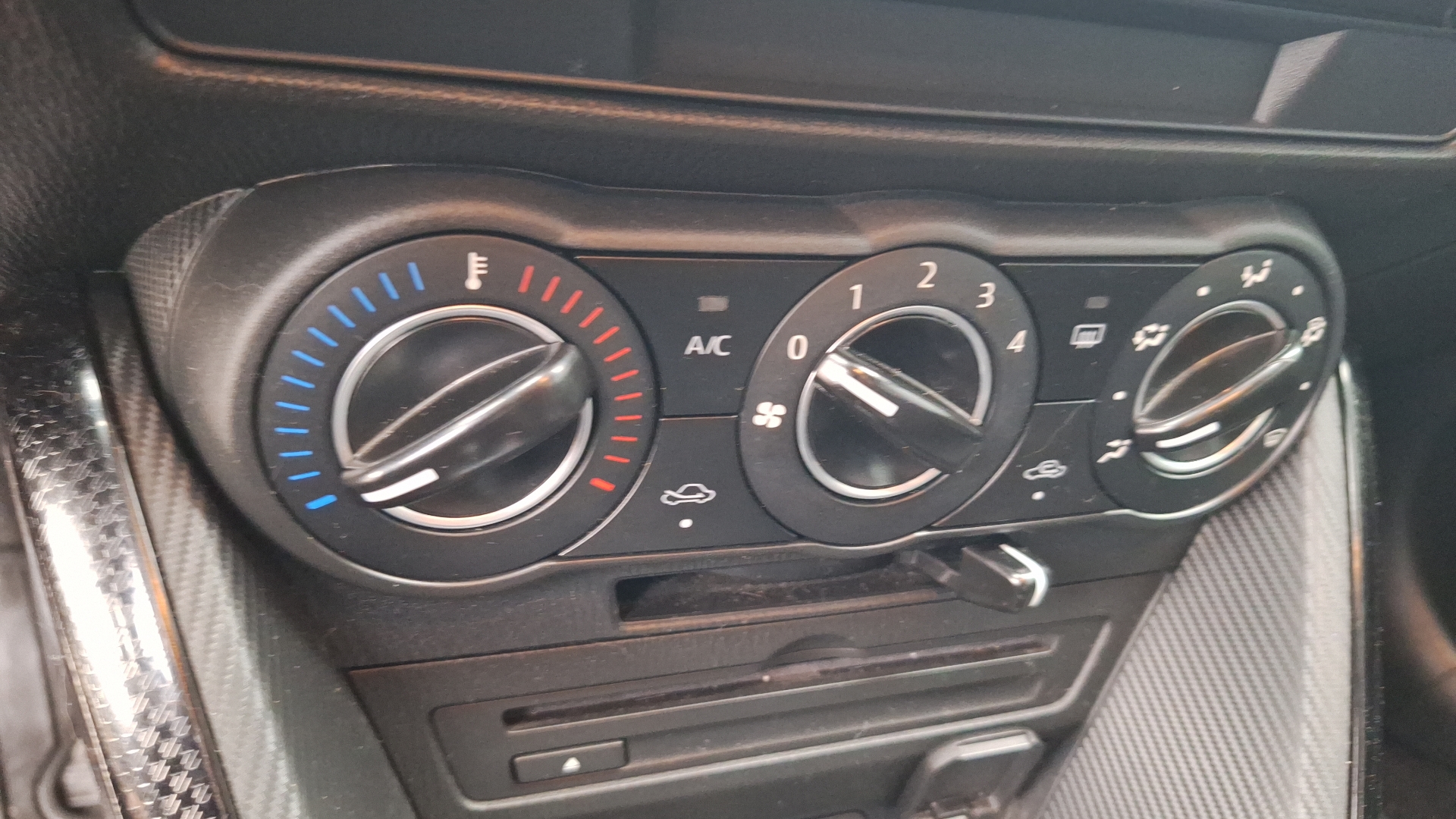 Mazda 2 — foto 15 de 15