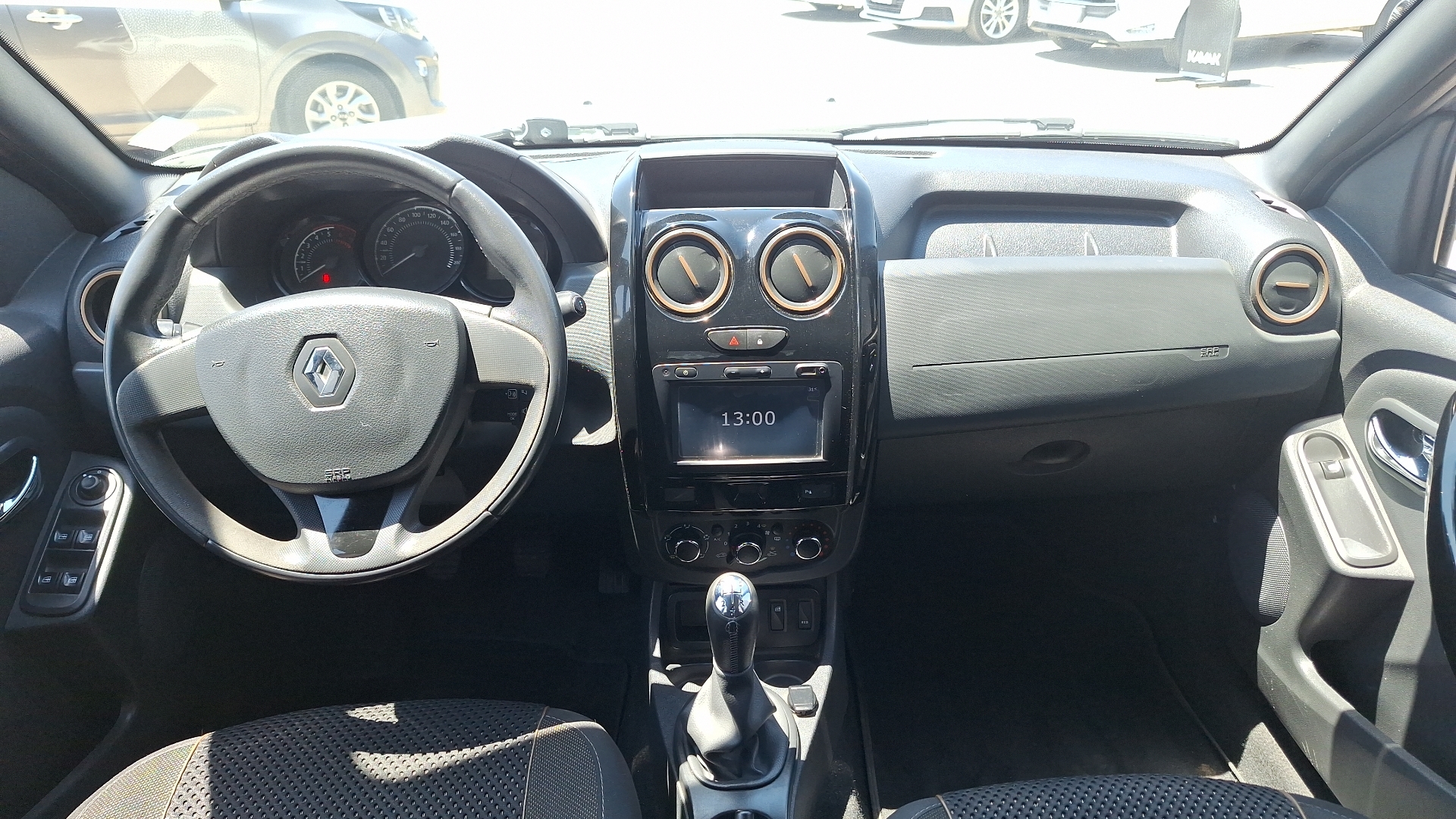 Renault Duster — foto 6 de 14