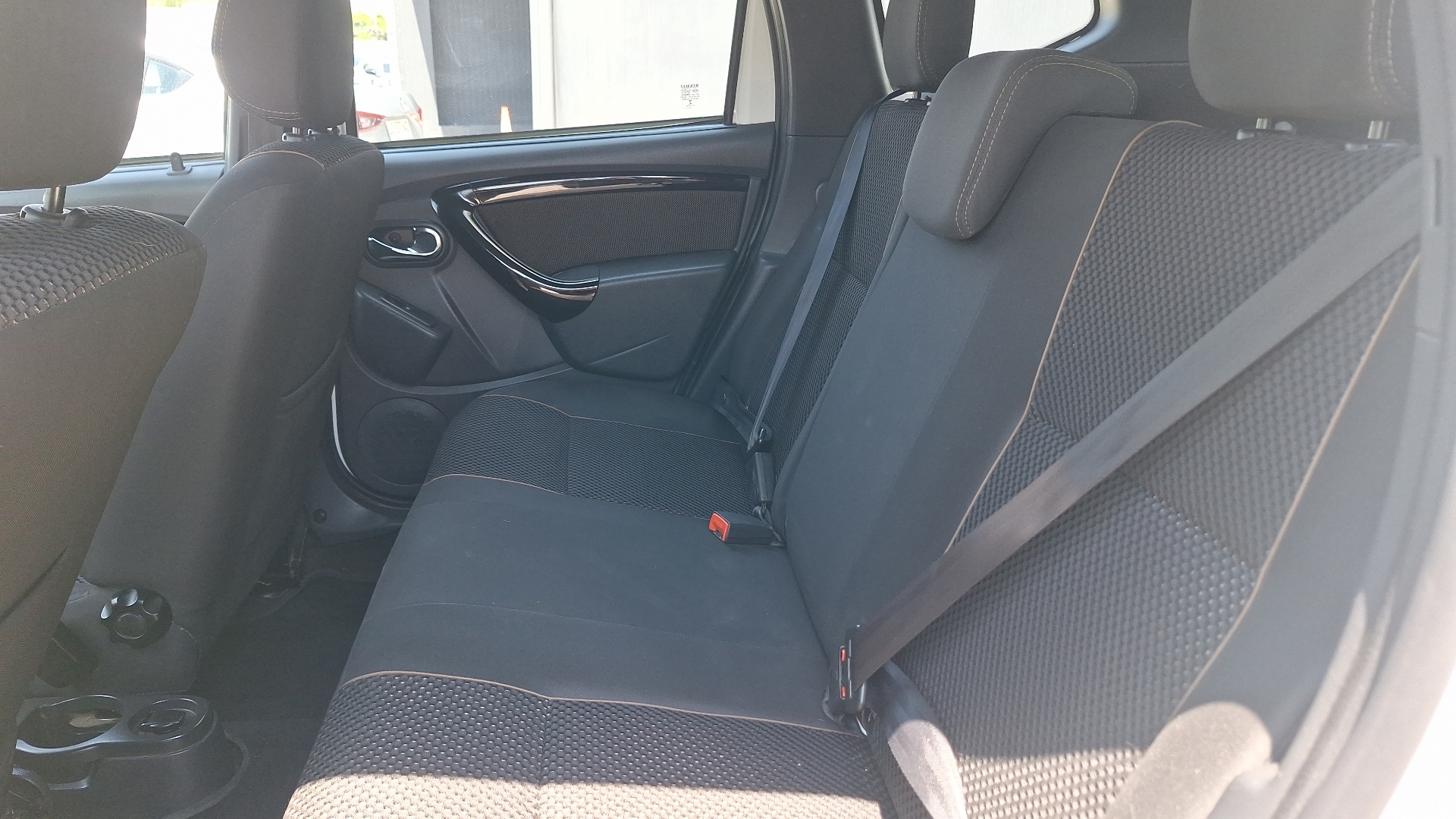 Renault Duster — foto 12 de 14