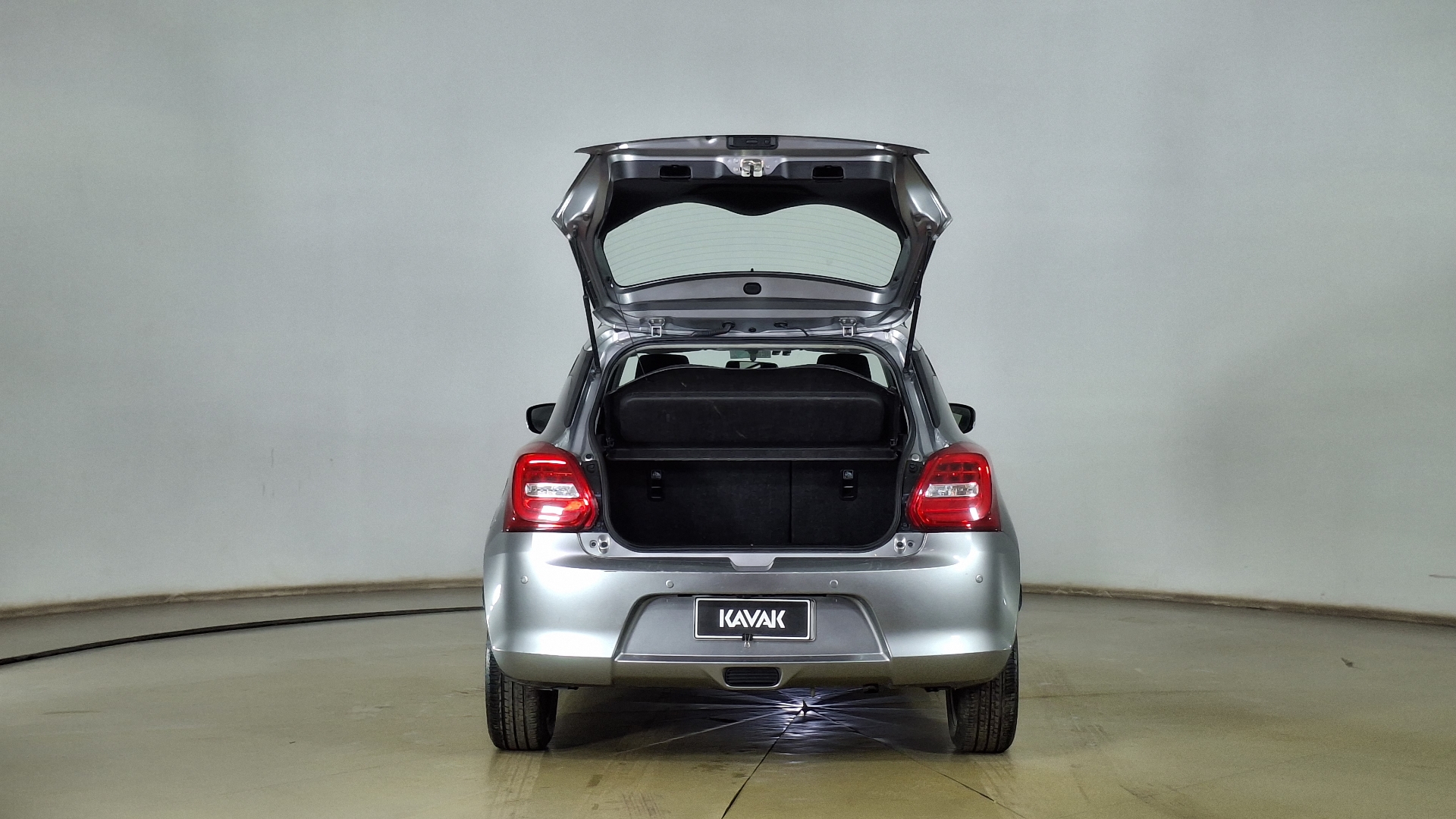 Suzuki Swift — foto 6 de 16
