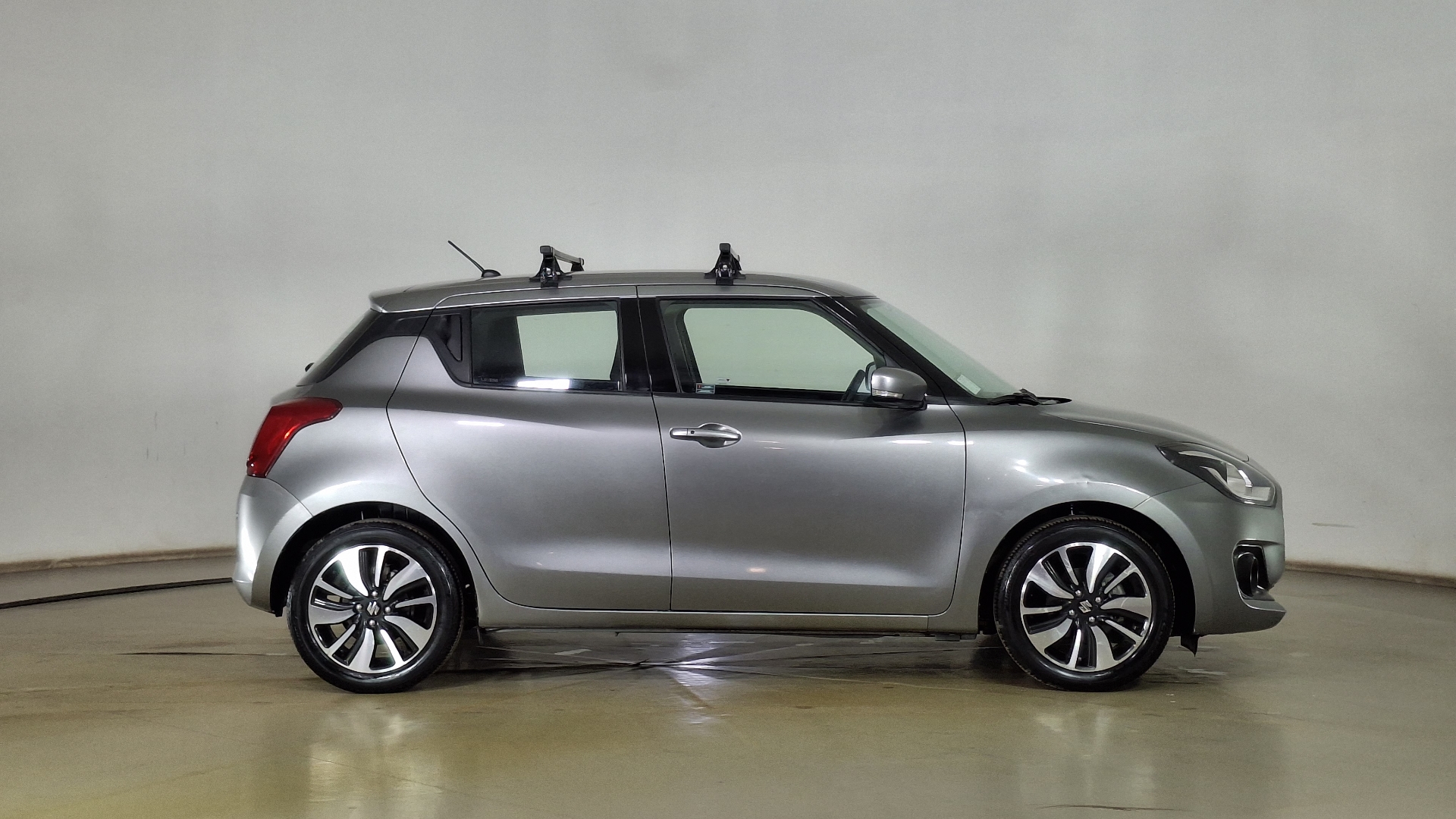 Suzuki Swift — foto 4 de 16