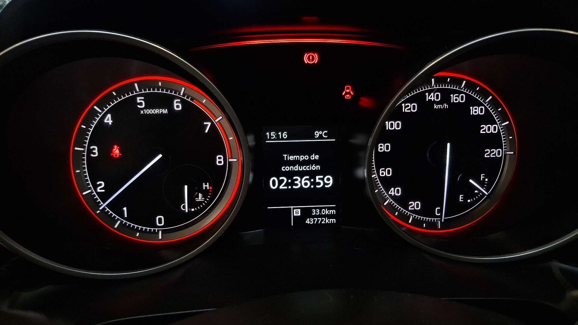 Suzuki Swift — foto 9 de 16