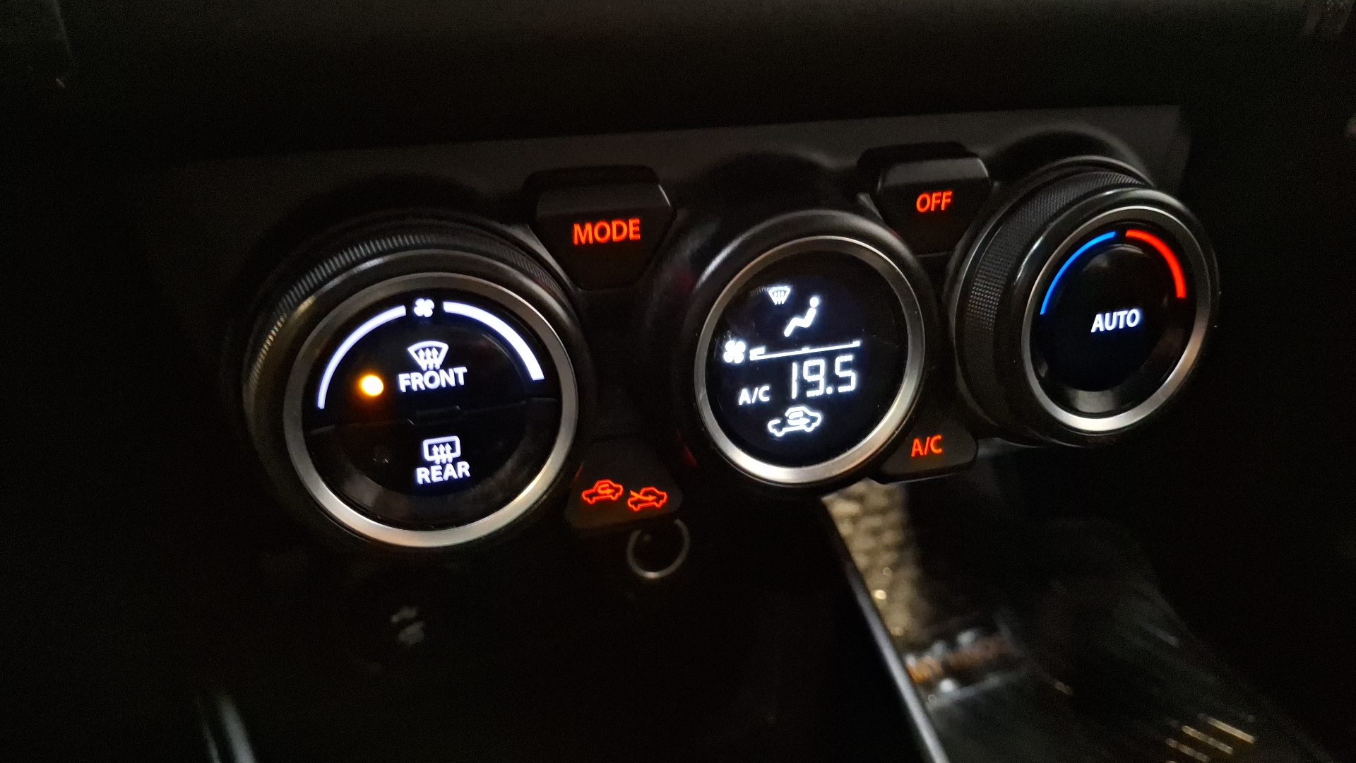 Suzuki Swift — foto 15 de 16
