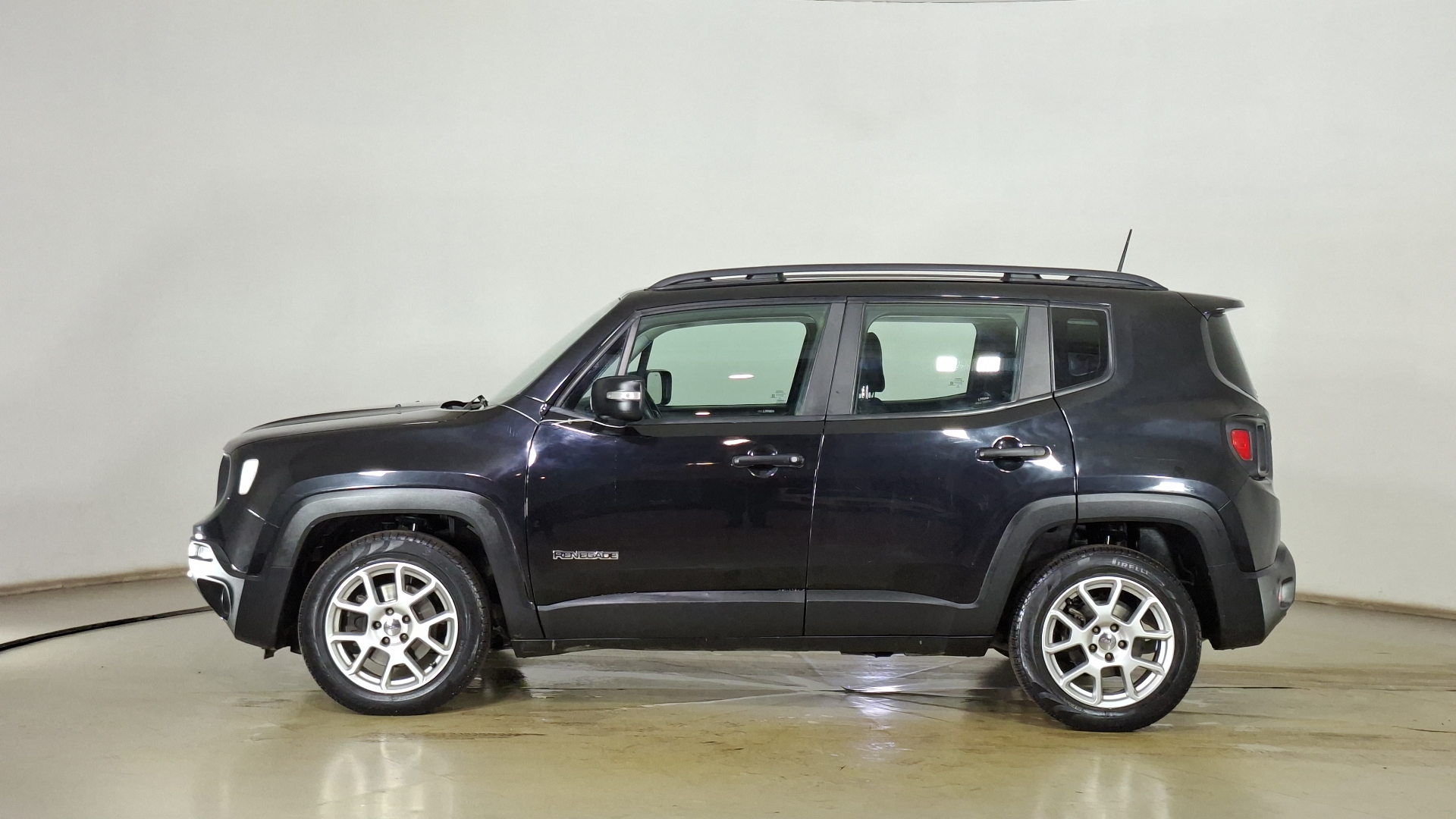 Jeep Renegade — foto 7 de 16
