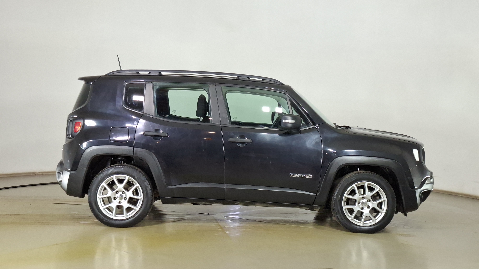 Jeep Renegade — foto 4 de 16