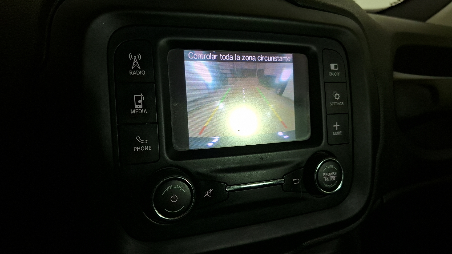 Jeep Renegade — foto 12 de 16