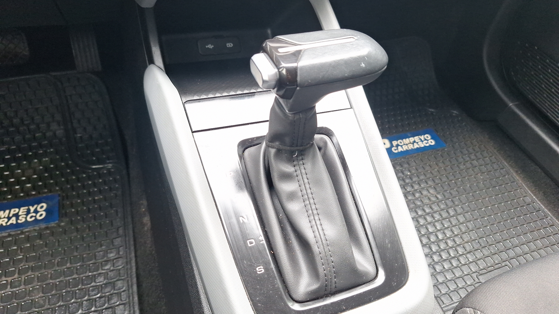 Chevrolet Sail — foto 11 de 15