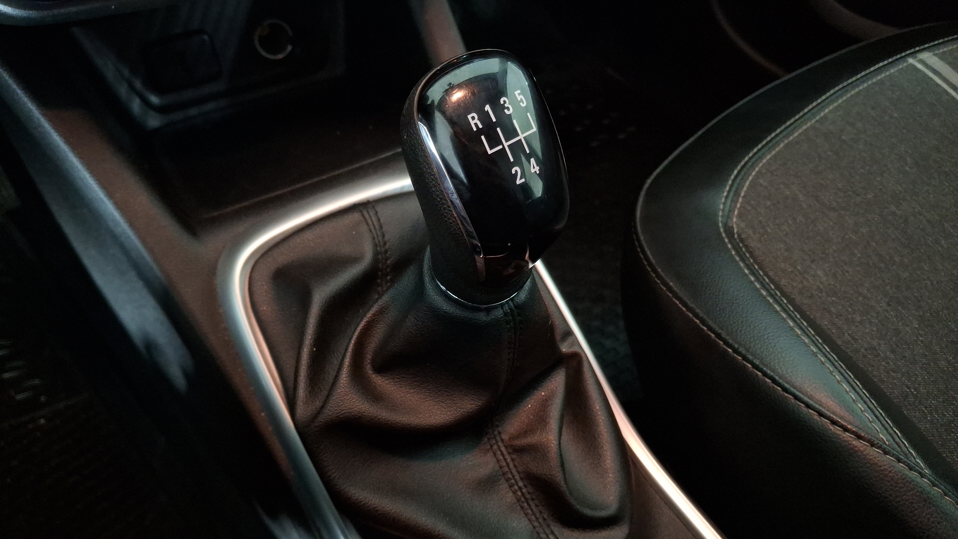 Chevrolet Tracker — foto 11 de 16