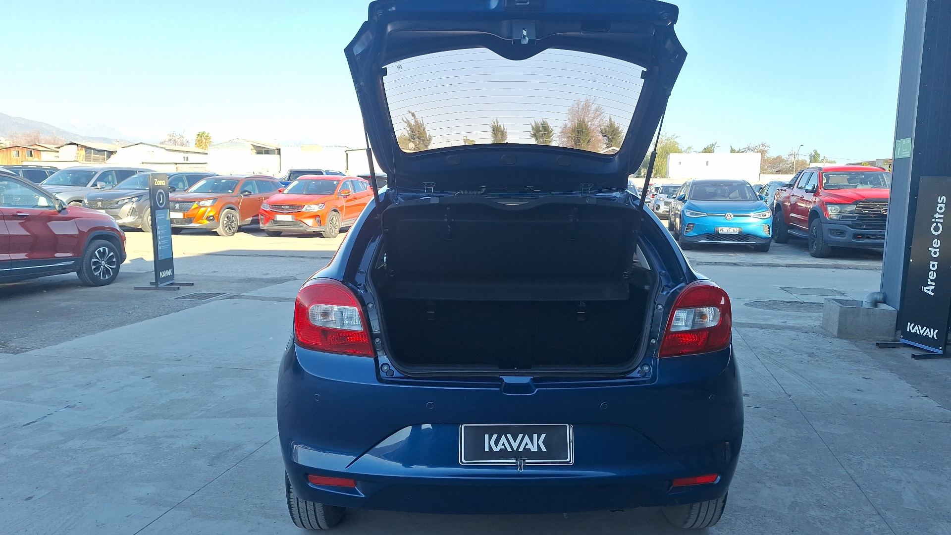 Suzuki Baleno — foto 4 de 14