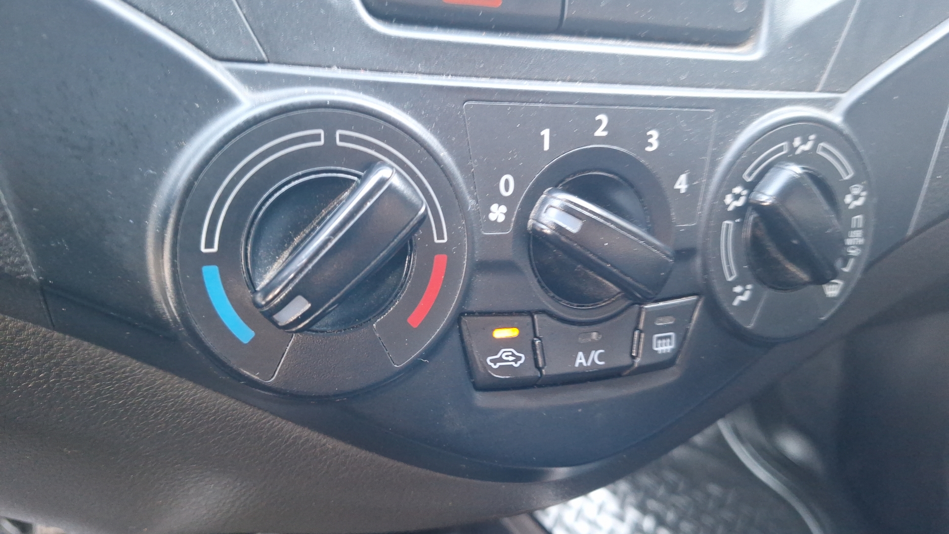 Suzuki Baleno — foto 14 de 14