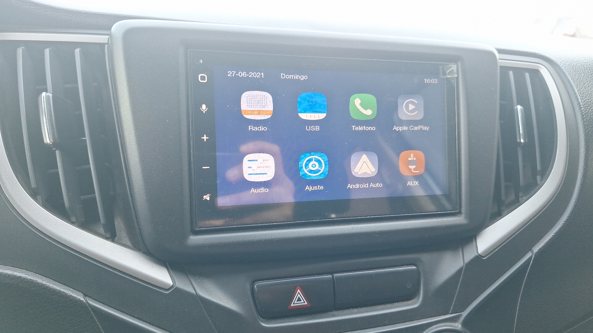 Suzuki Baleno — foto 10 de 14