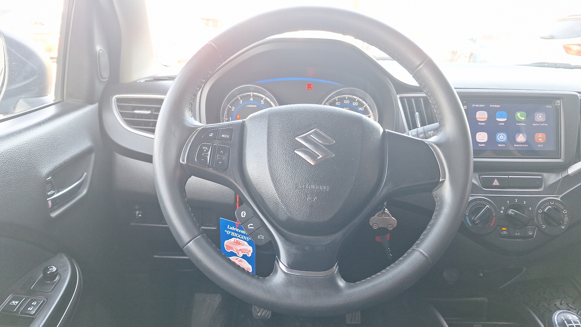 Suzuki Baleno — foto 8 de 14