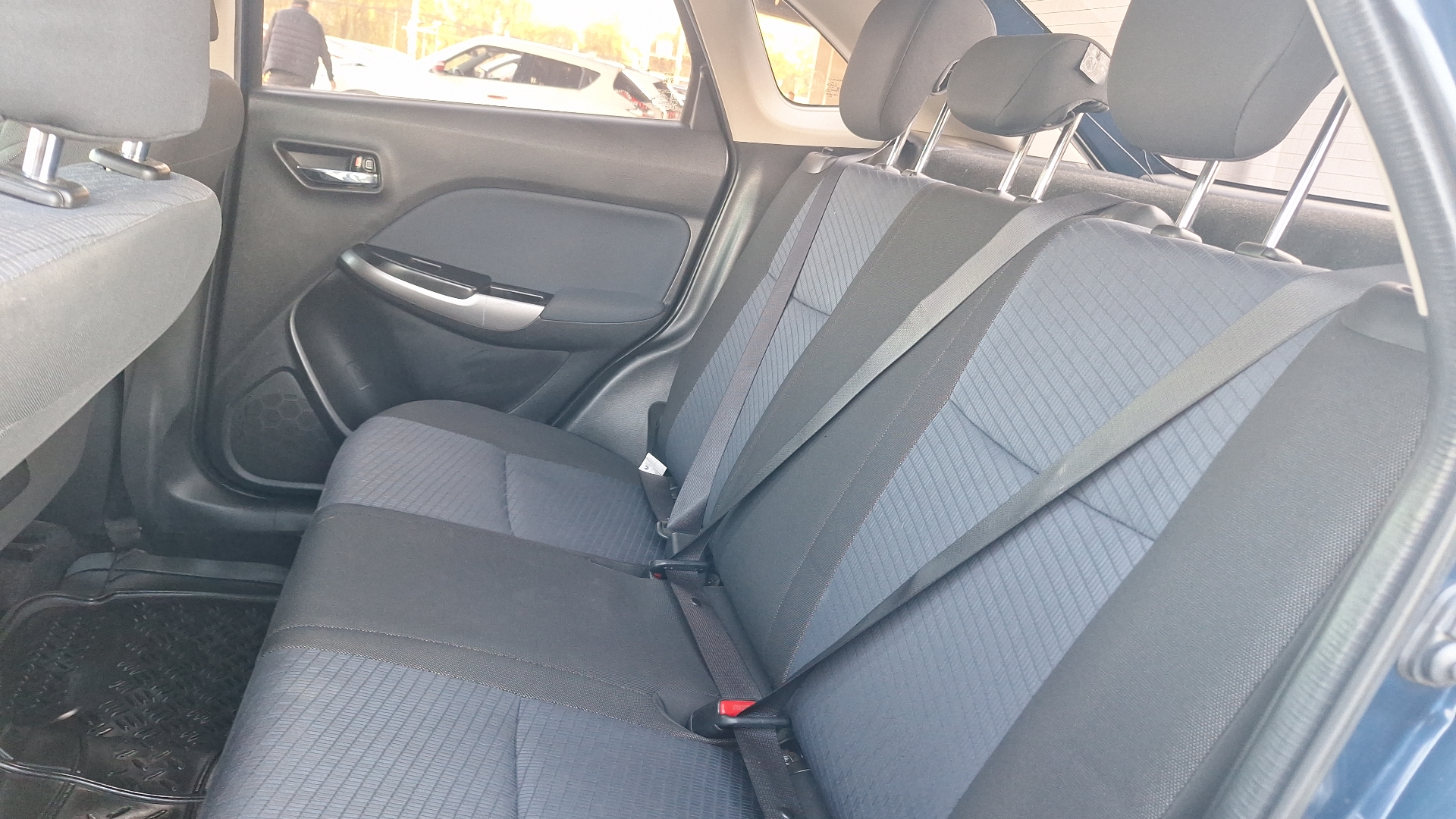 Suzuki Baleno — foto 12 de 14