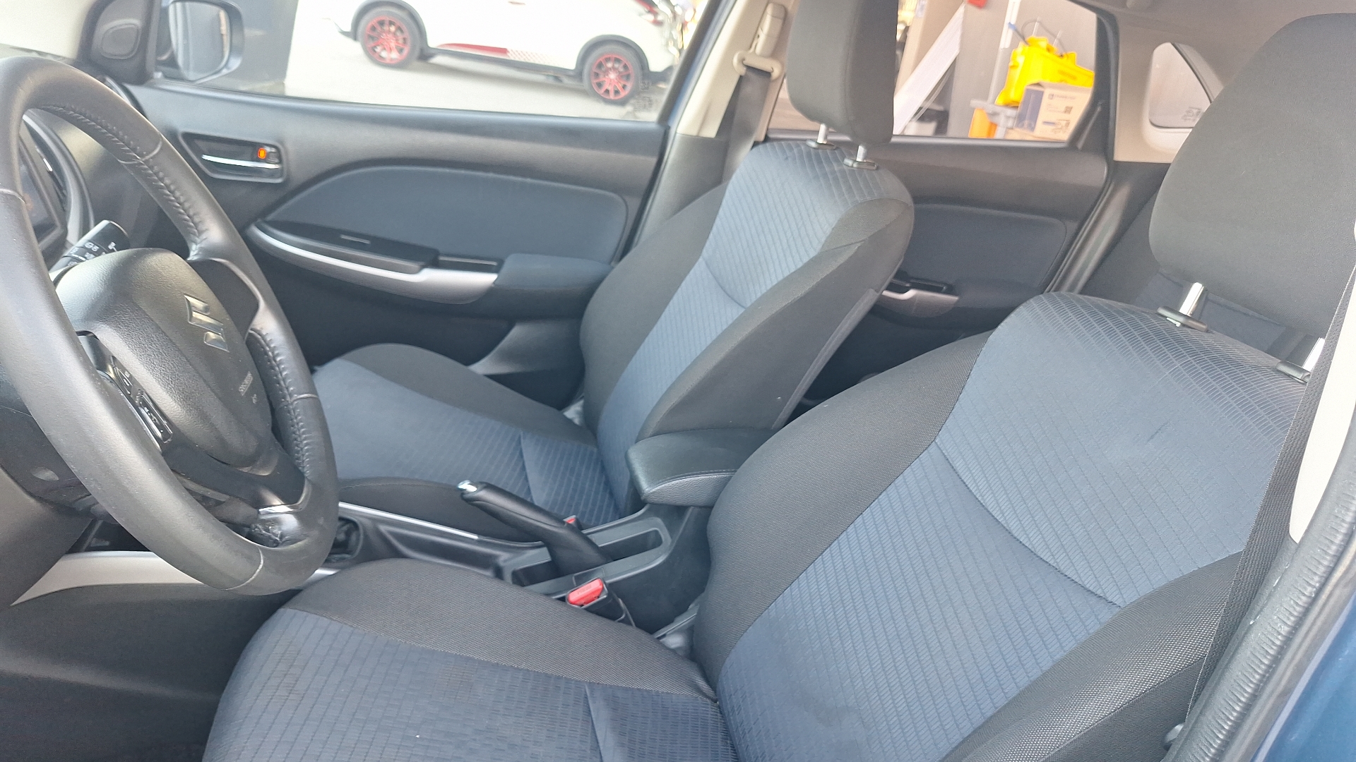 Suzuki Baleno — foto 13 de 14