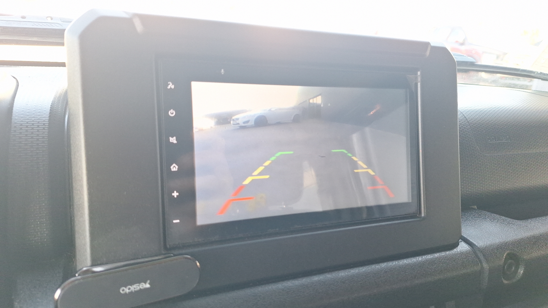 Suzuki Jimny — foto 12 de 15