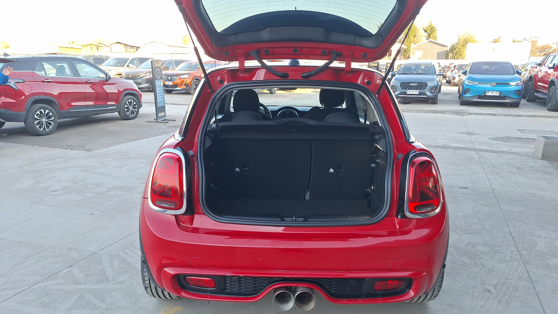 MINI Cooper — foto 4 de 16