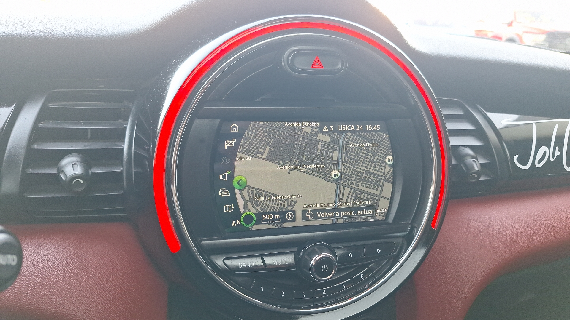 MINI Cooper — foto 10 de 16