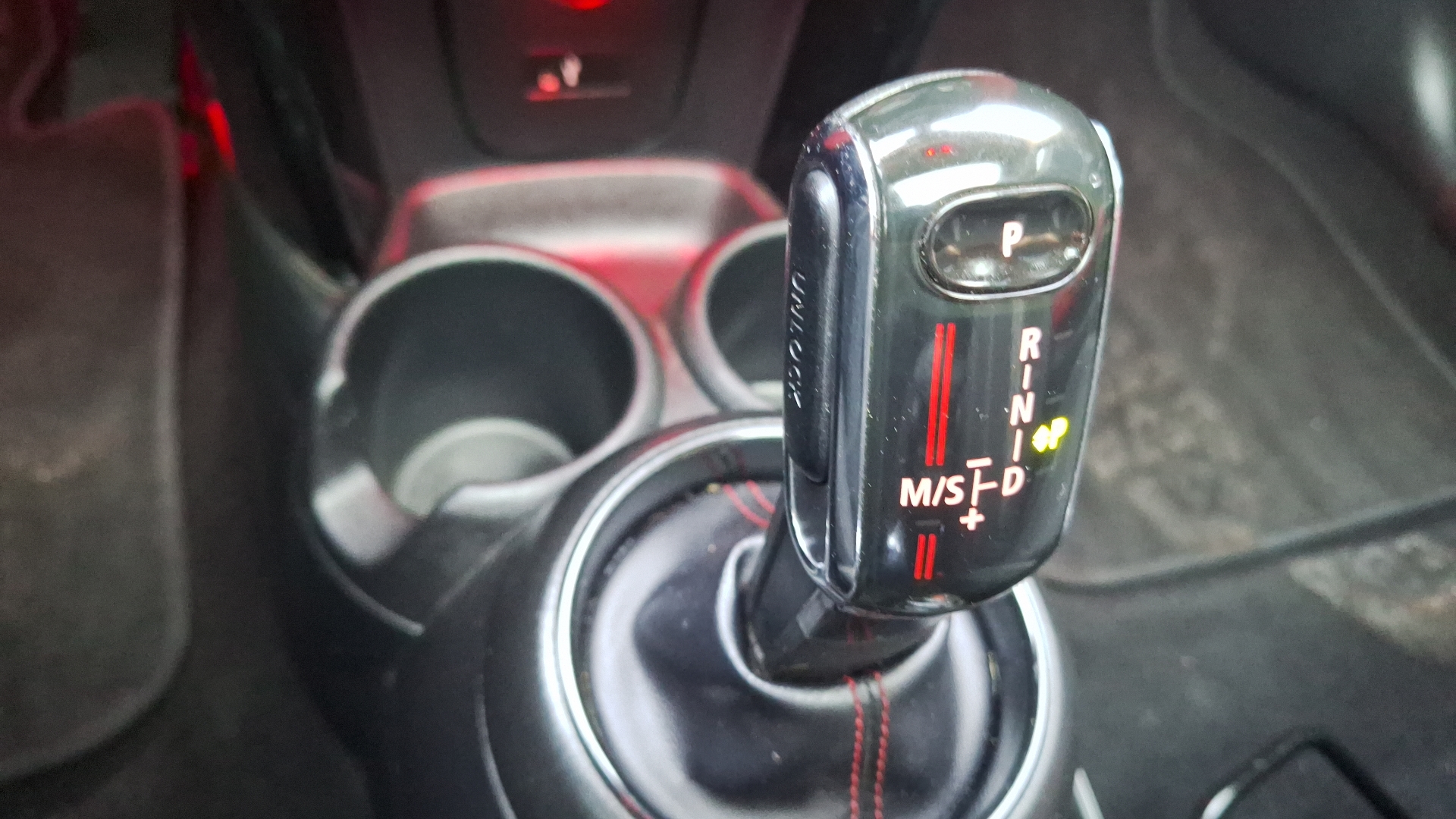 MINI Cooper — foto 11 de 16
