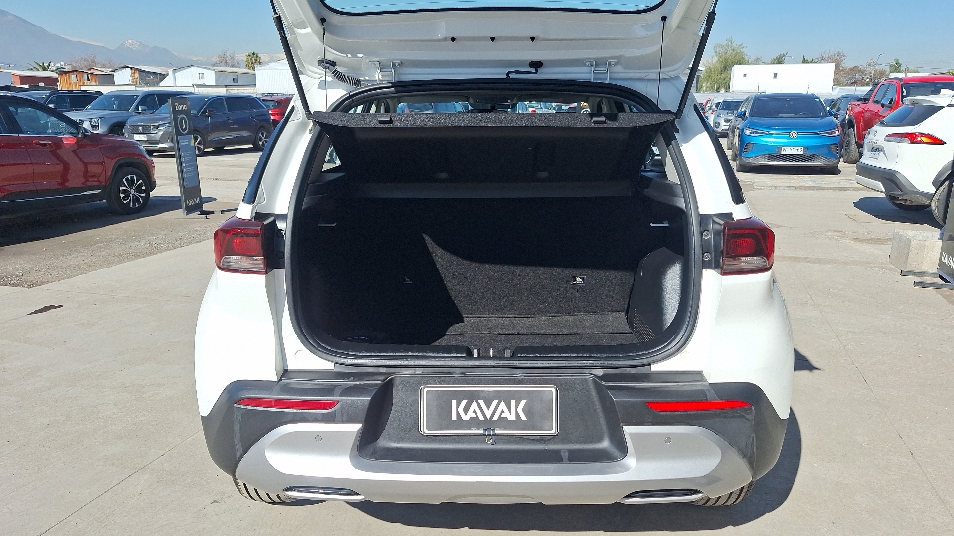 KIA Sonet — foto 4 de 15