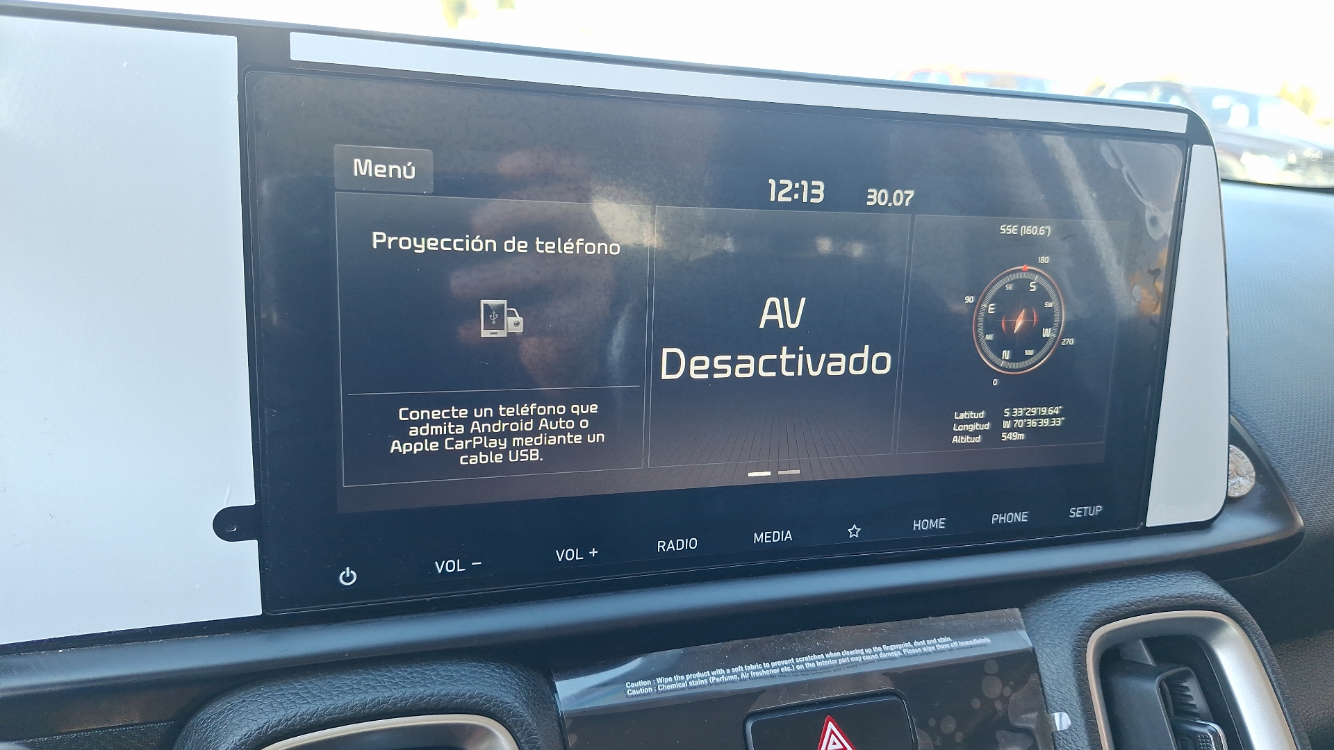 KIA Sonet — foto 10 de 15