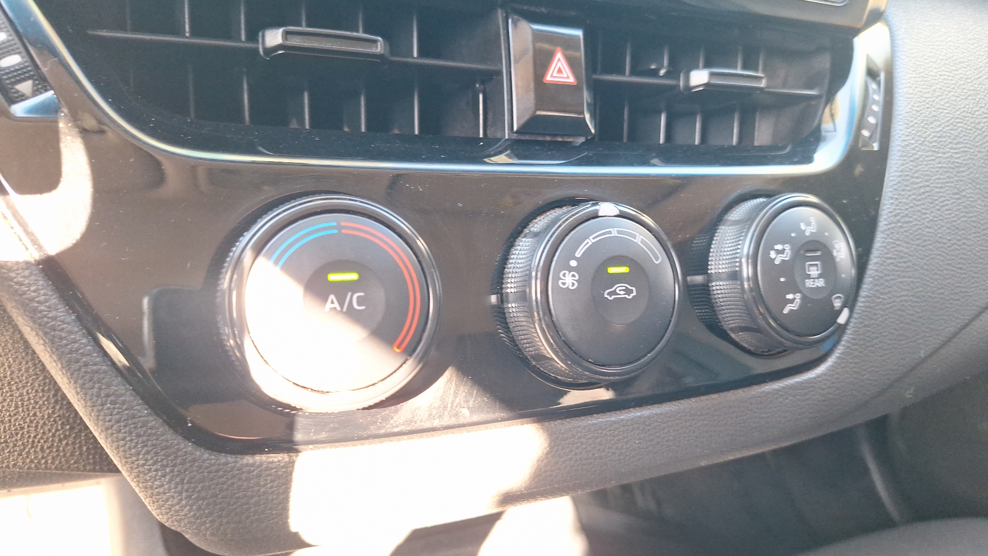 Toyota Corolla — foto 15 de 15
