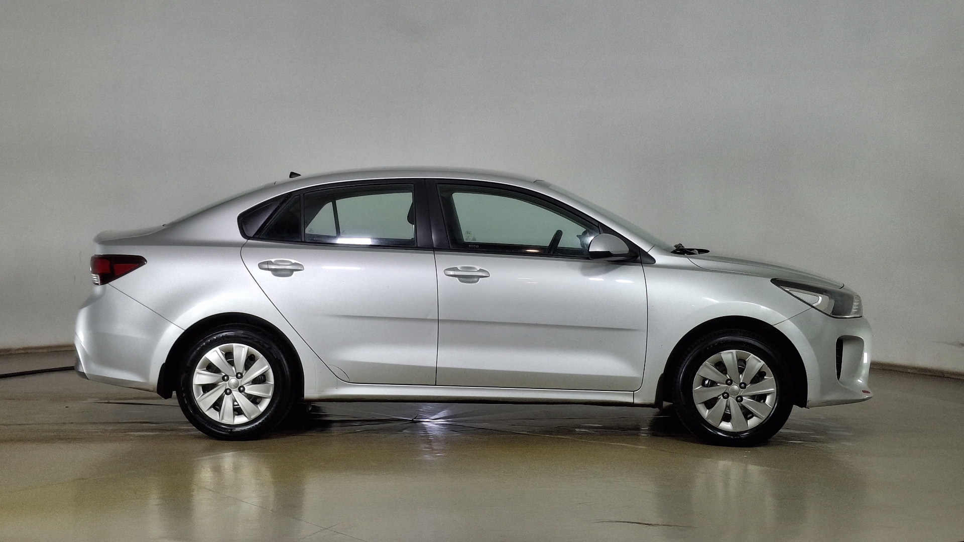 KIA Rio4 — foto 4 de 16