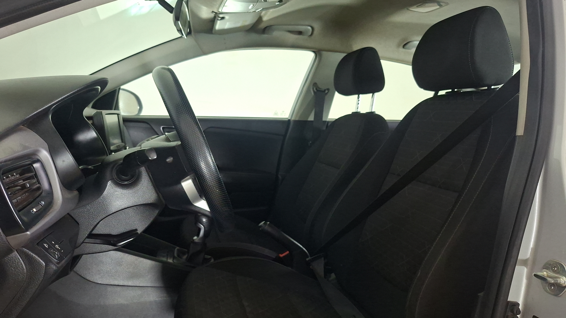 KIA Rio4 — foto 13 de 16