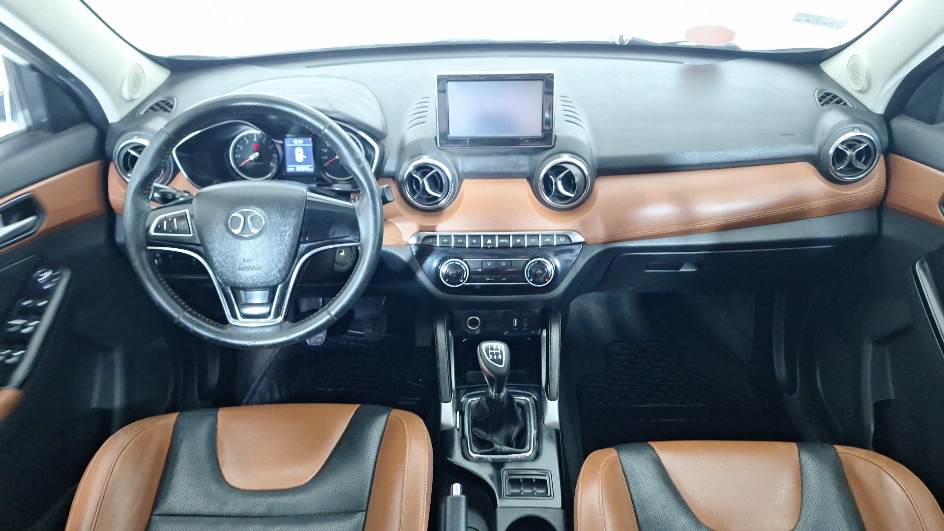 BAIC X35 — foto 8 de 18