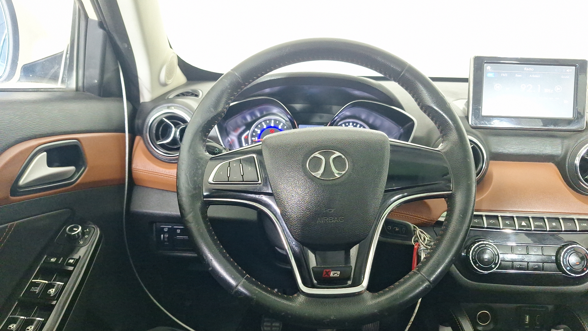 BAIC X35 — foto 9 de 18