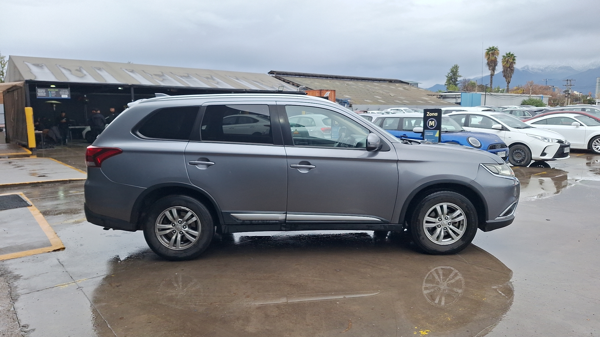 Mitsubishi Outlander — foto 5 de 15