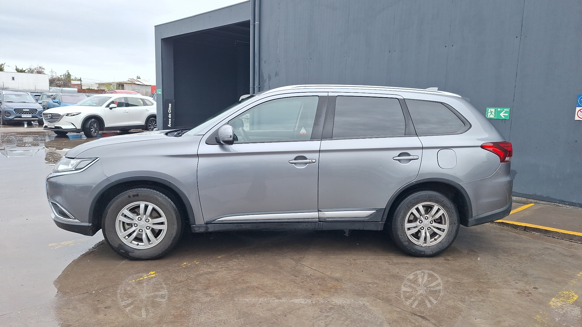 Mitsubishi Outlander — foto 2 de 15