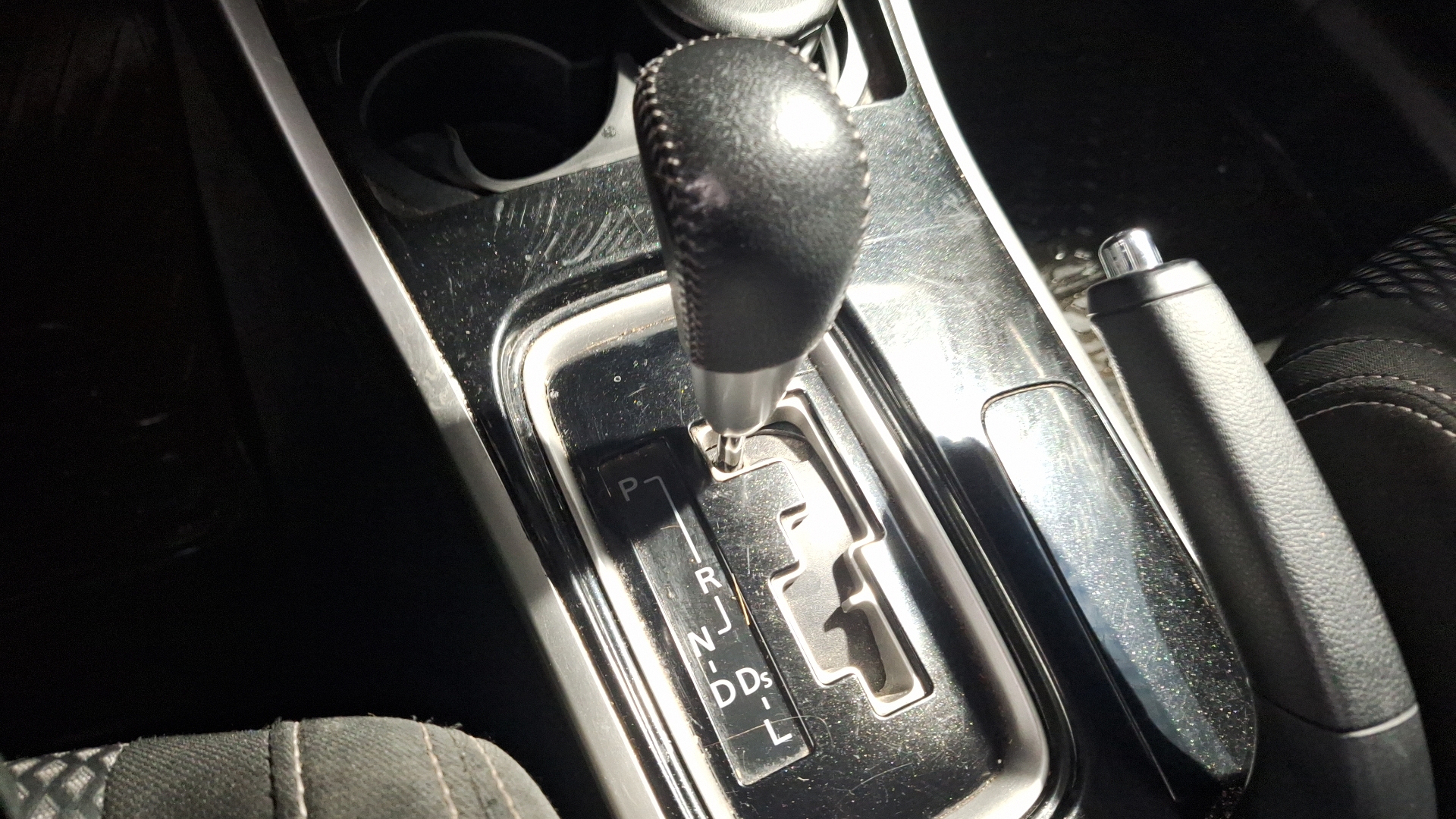 Mitsubishi Outlander — foto 11 de 15