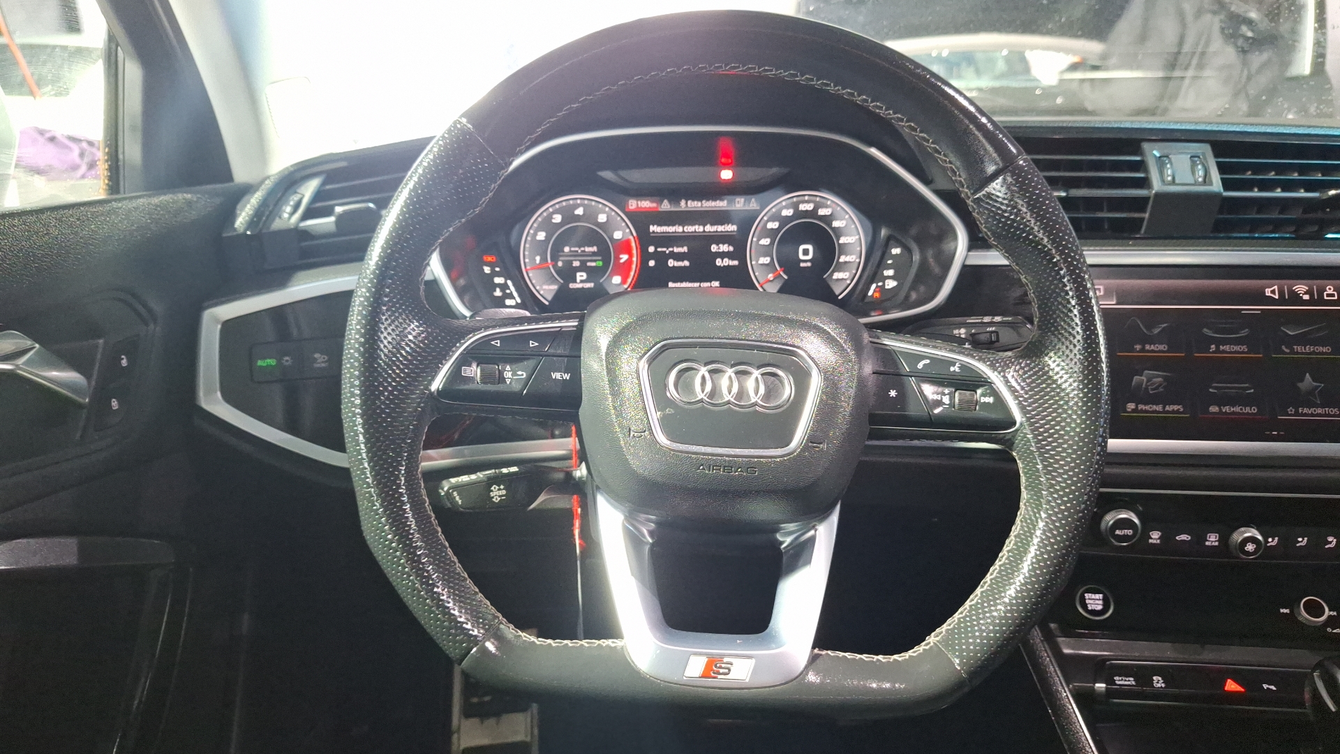 Audi Q3 — foto 8 de 15