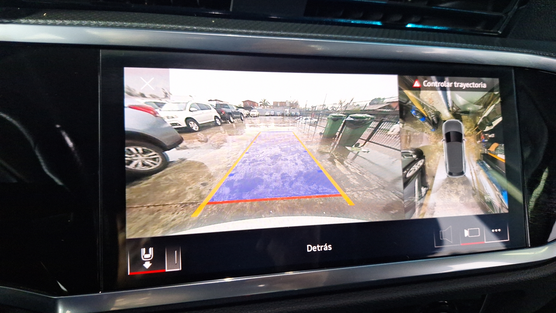Audi Q3 — foto 12 de 15