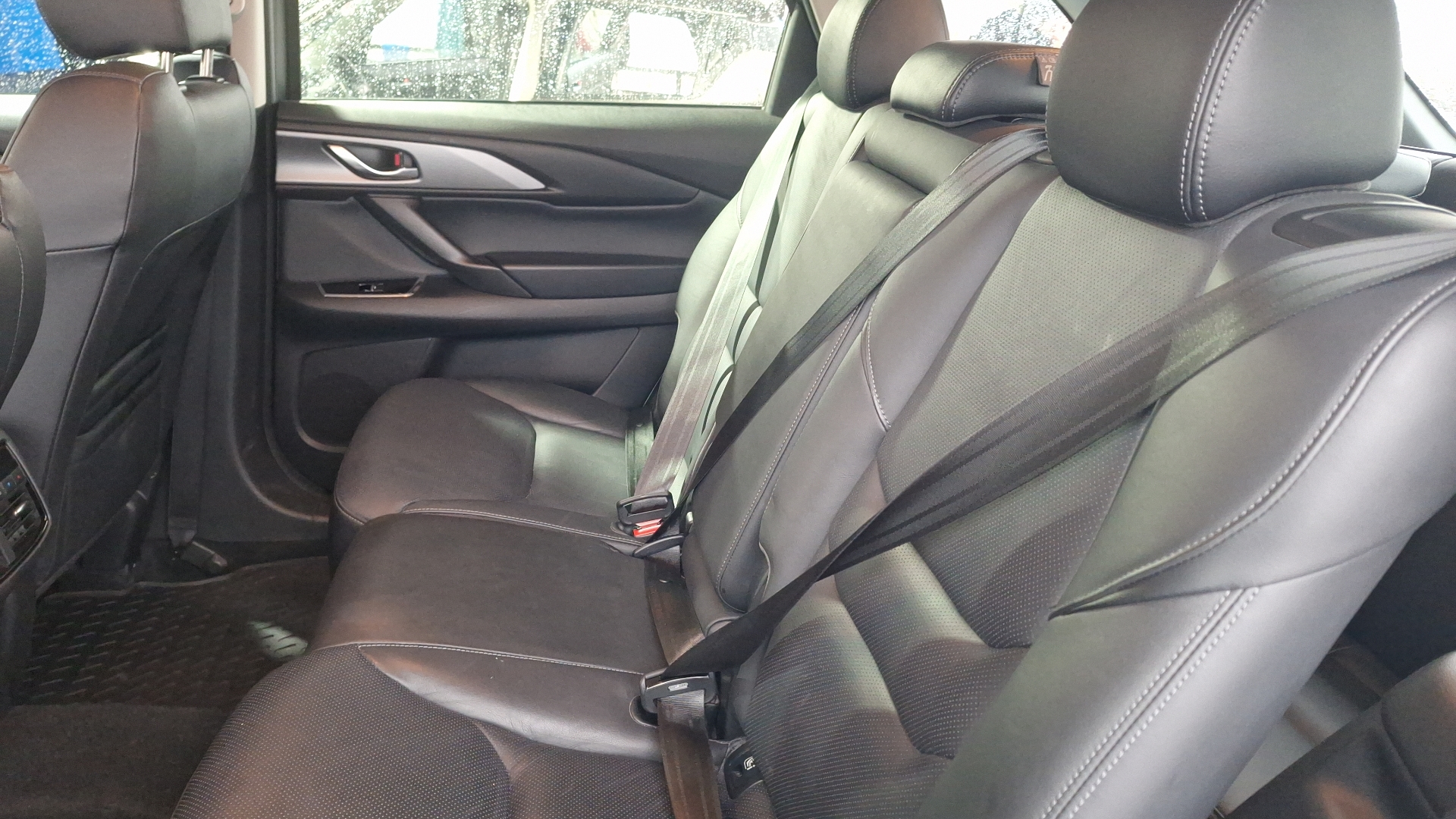 Mazda CX-9 — foto 14 de 16