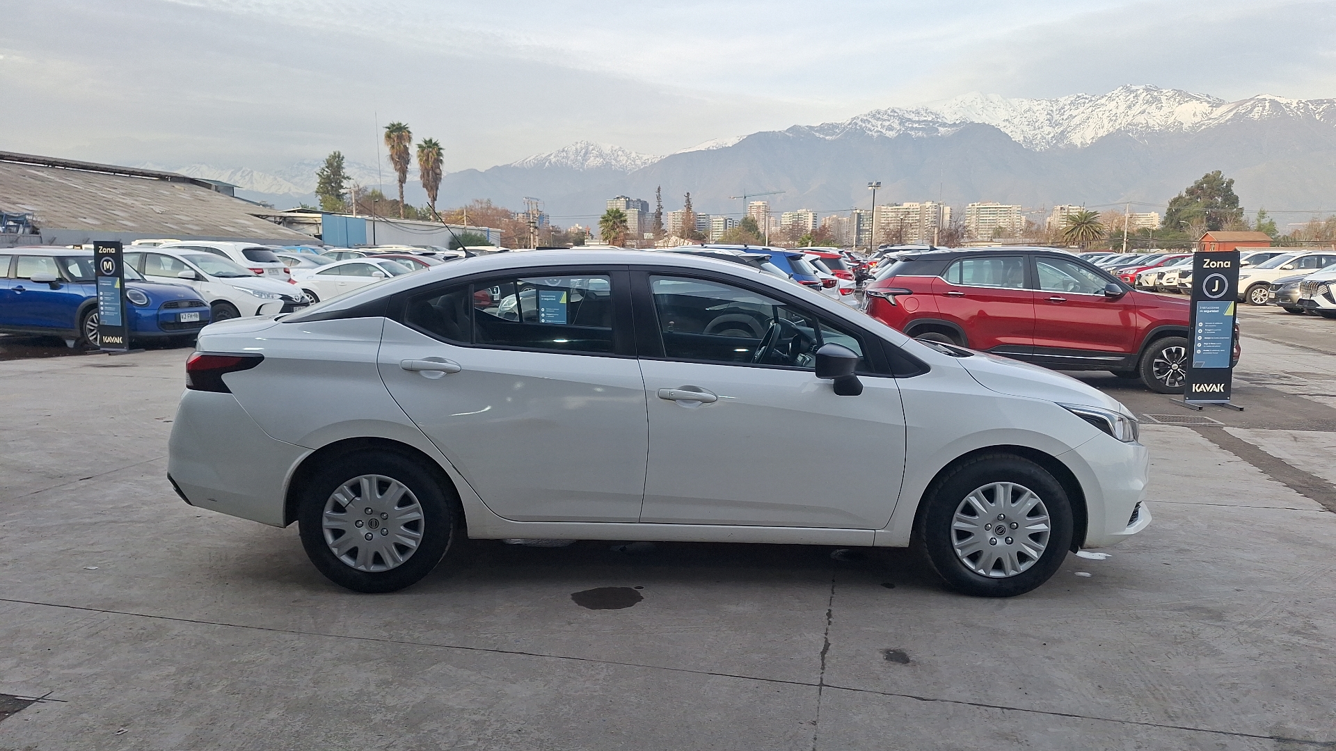 Nissan Versa — foto 5 de 14