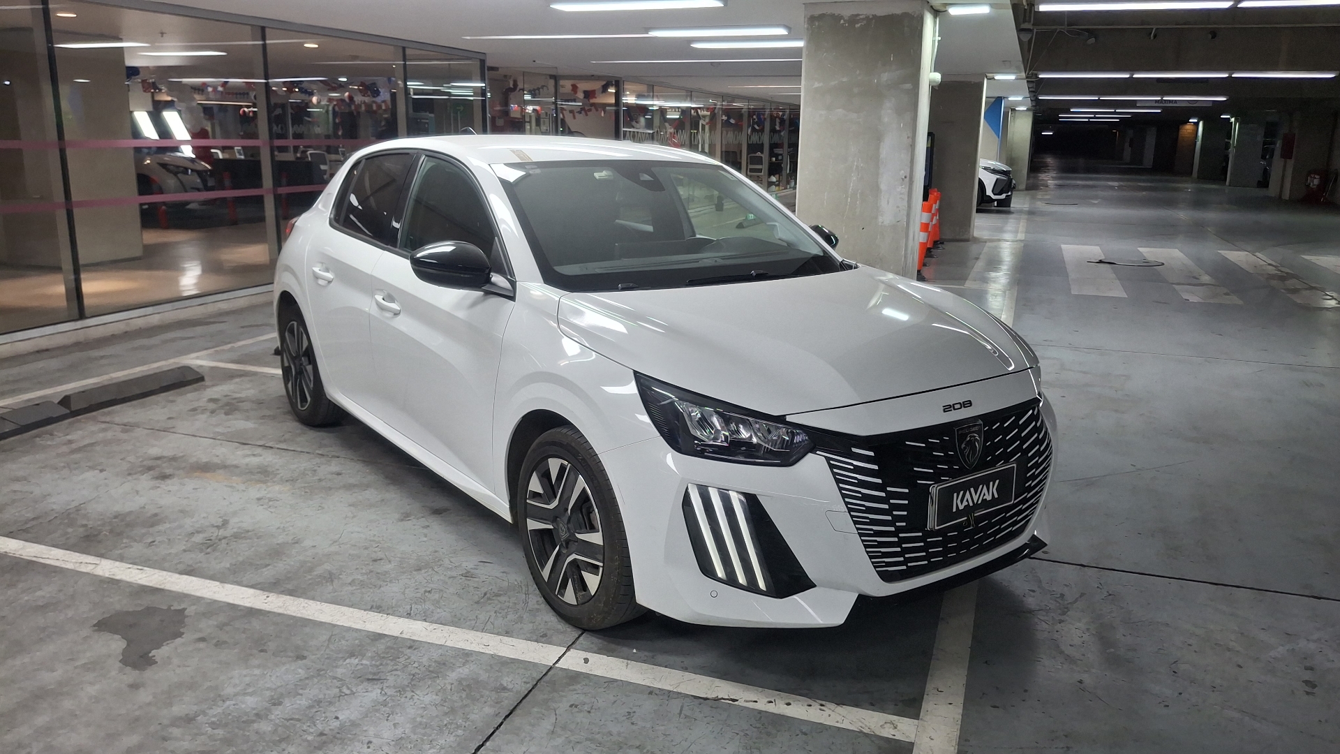 Peugeot 208 — foto 3 de 16