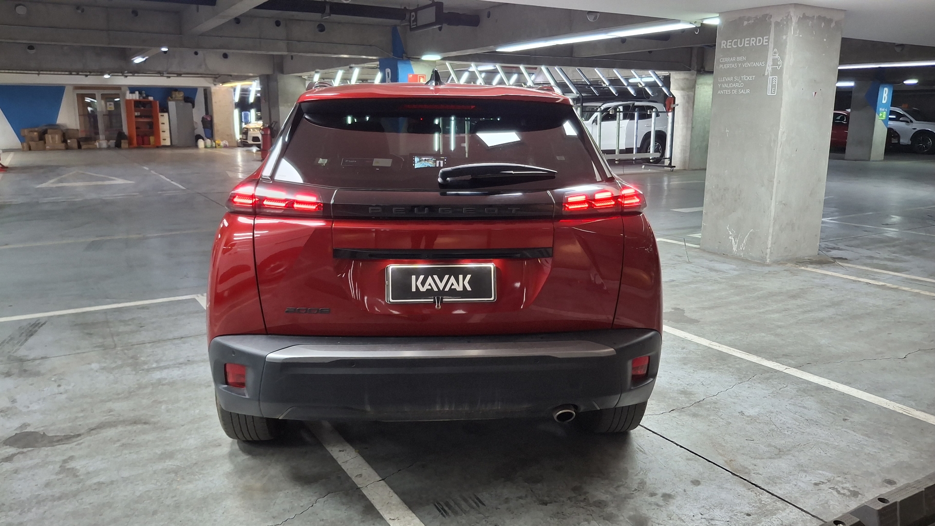 Peugeot 2008 — foto 6 de 16