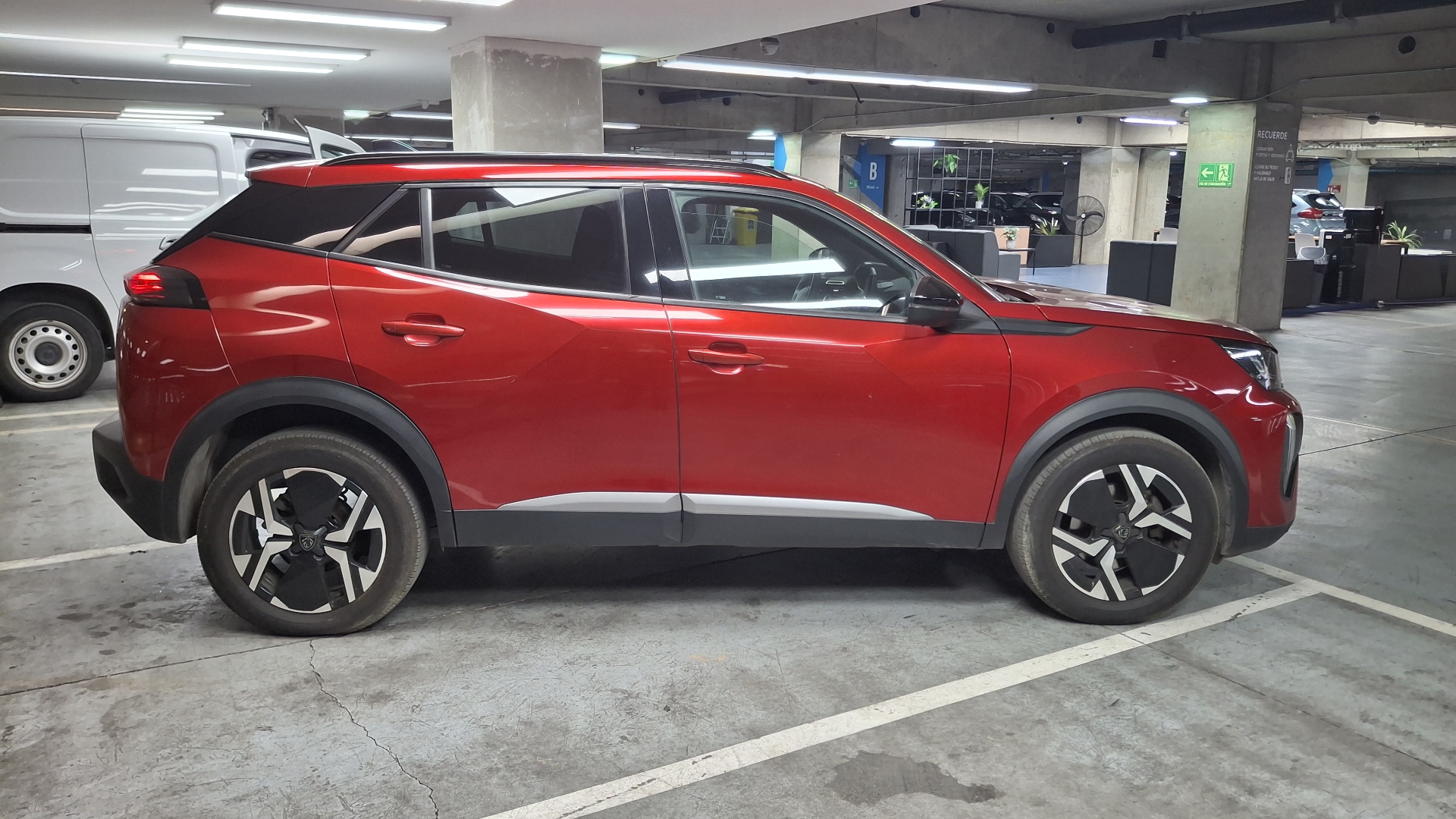 Peugeot 2008 — foto 4 de 16