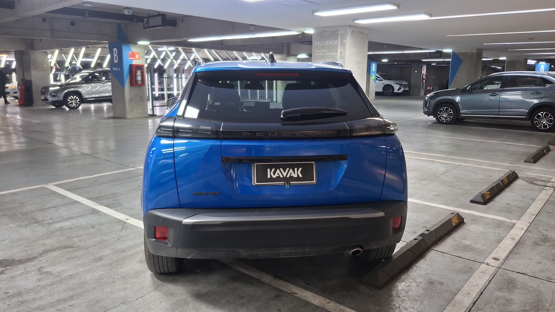 Peugeot 2008 — foto 6 de 16