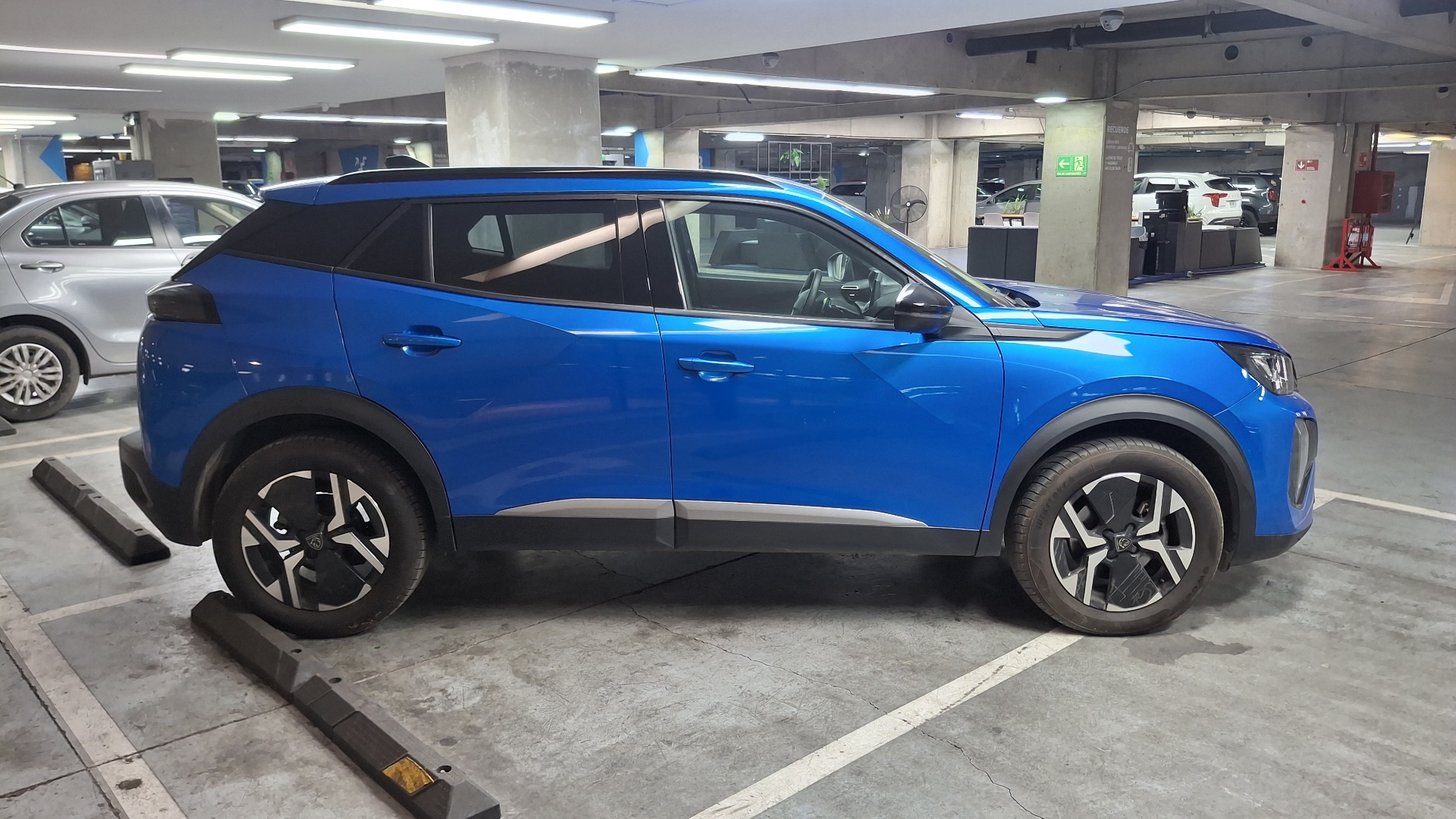Peugeot 2008 — foto 4 de 16