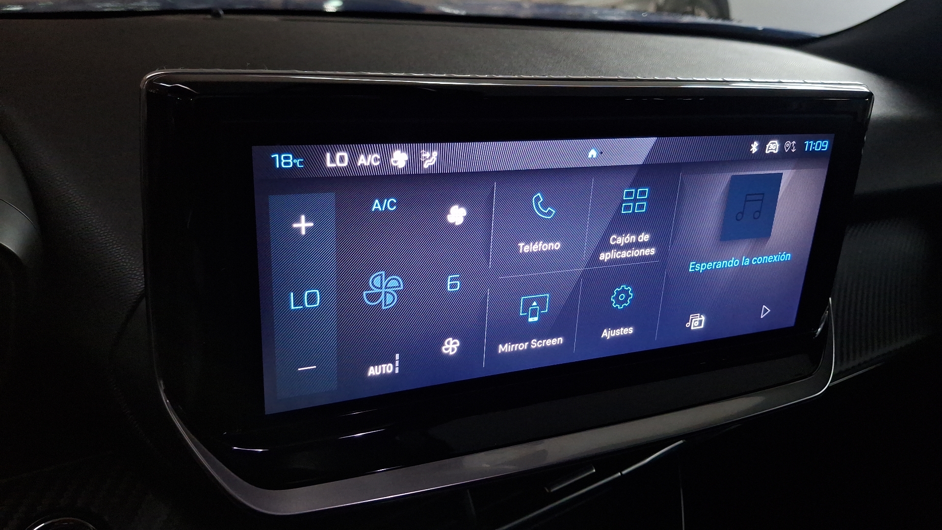 Peugeot 2008 — foto 10 de 16