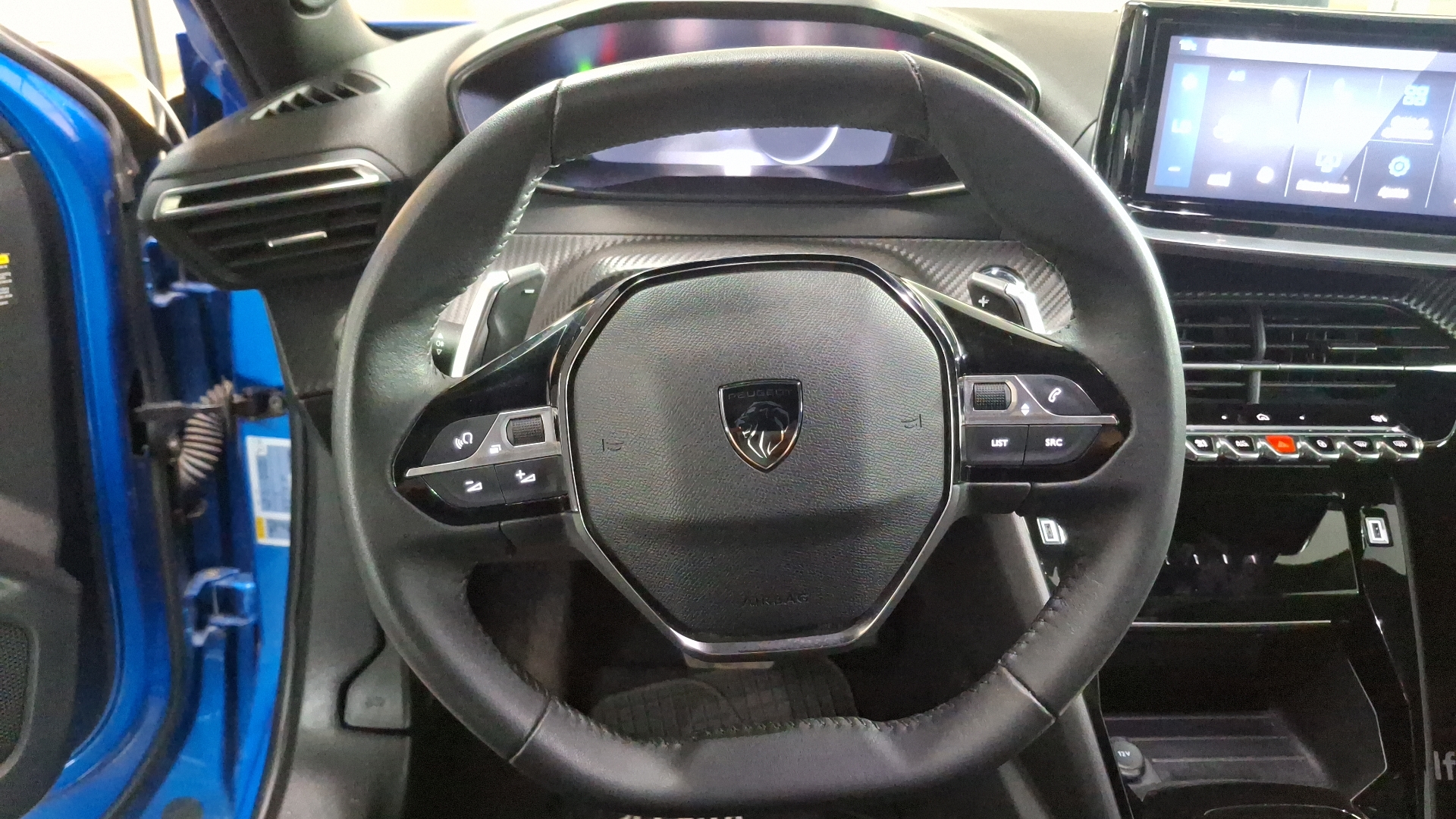 Peugeot 2008 — foto 8 de 16